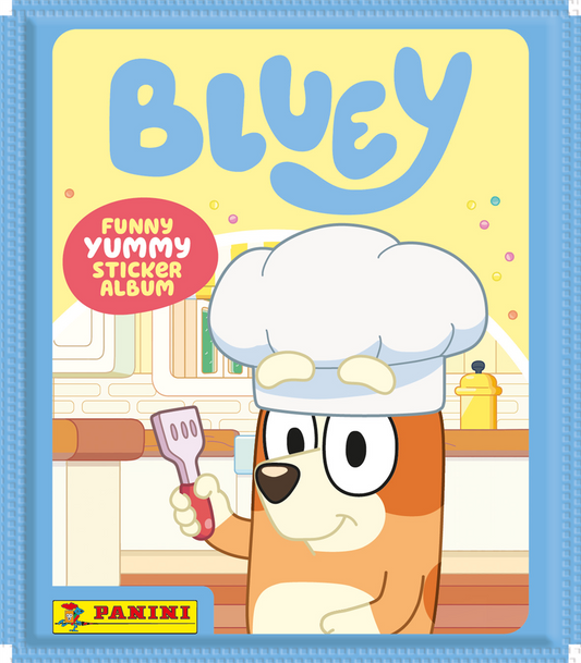 Panini Bluey sticker booster pack met Bingo die vrolijk zwaait met een spatel tijdens het koken.