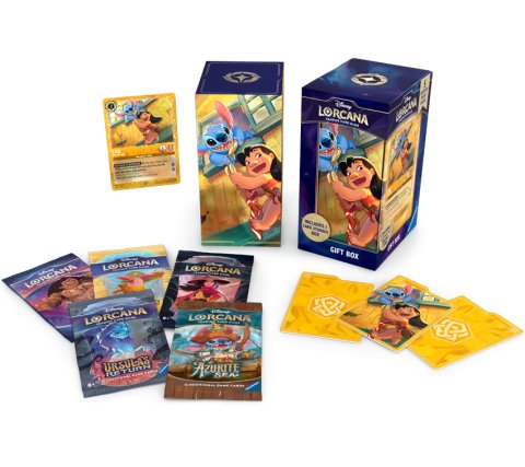 Overzicht van de complete inhoud van de giftbox, inclusief de Lilo promo-kaart, de 5 boosterpacks en de opbergdoos.