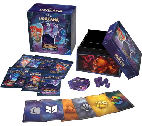 Overzicht van de complete inhoud van de Ursula's Return Trove box, inclusief de 8 boosterpacks, dobbelstenen, Lore-counter en dividers.