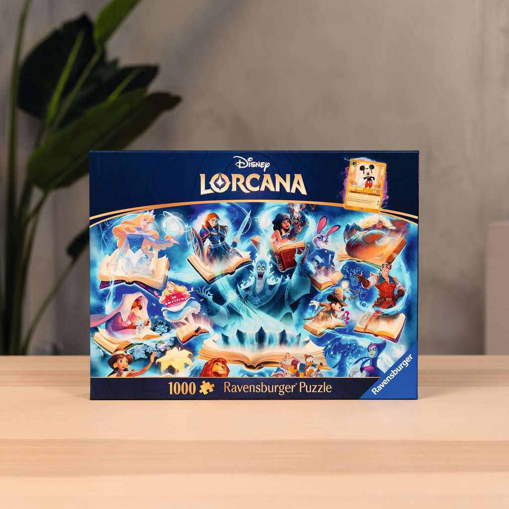 De doos van de Lorcana Sapphire puzzel die rechtop op een tafel gepresenteerd staat.