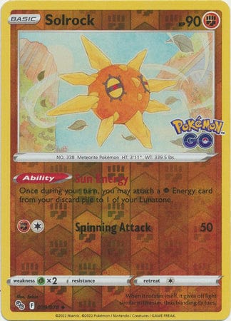 Solrock reverse holo kaart uit de Pokemon GO set, nummer 039/078