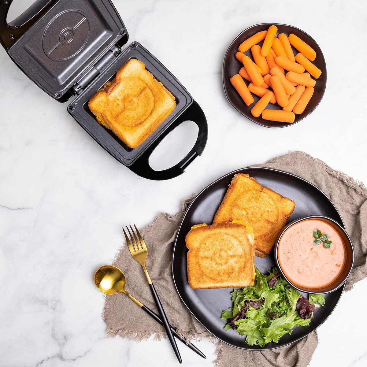 Pokémon Pokéball tosti-ijzer met herkenbaar Pokémon design