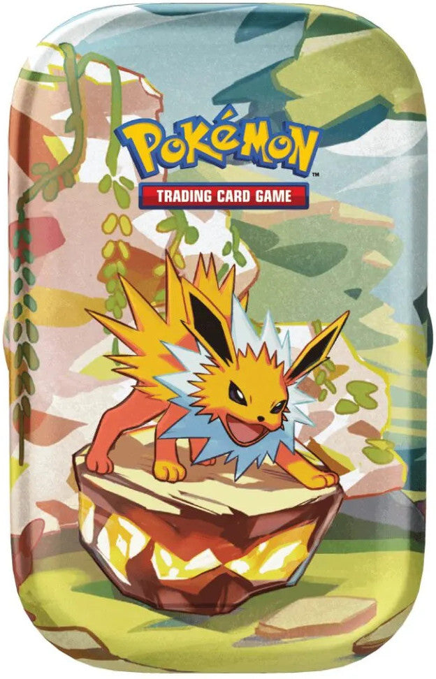 Vooraanzicht van de metalen Pokémon Scarlet & Violet Prismatic Evolutions Mini Tin met het bliksem-artwork van Jolteon.