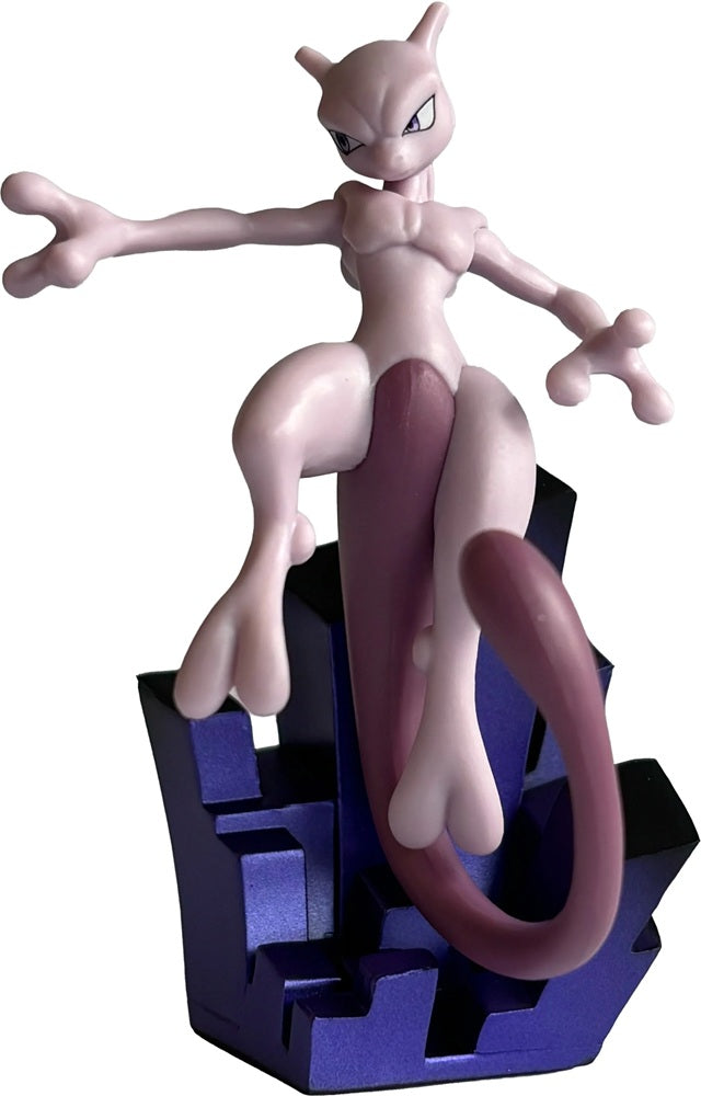 Close-up van het gedetailleerde en krachtige Mewtwo verzamelfiguurtje uit de 30th Celebration collectie.