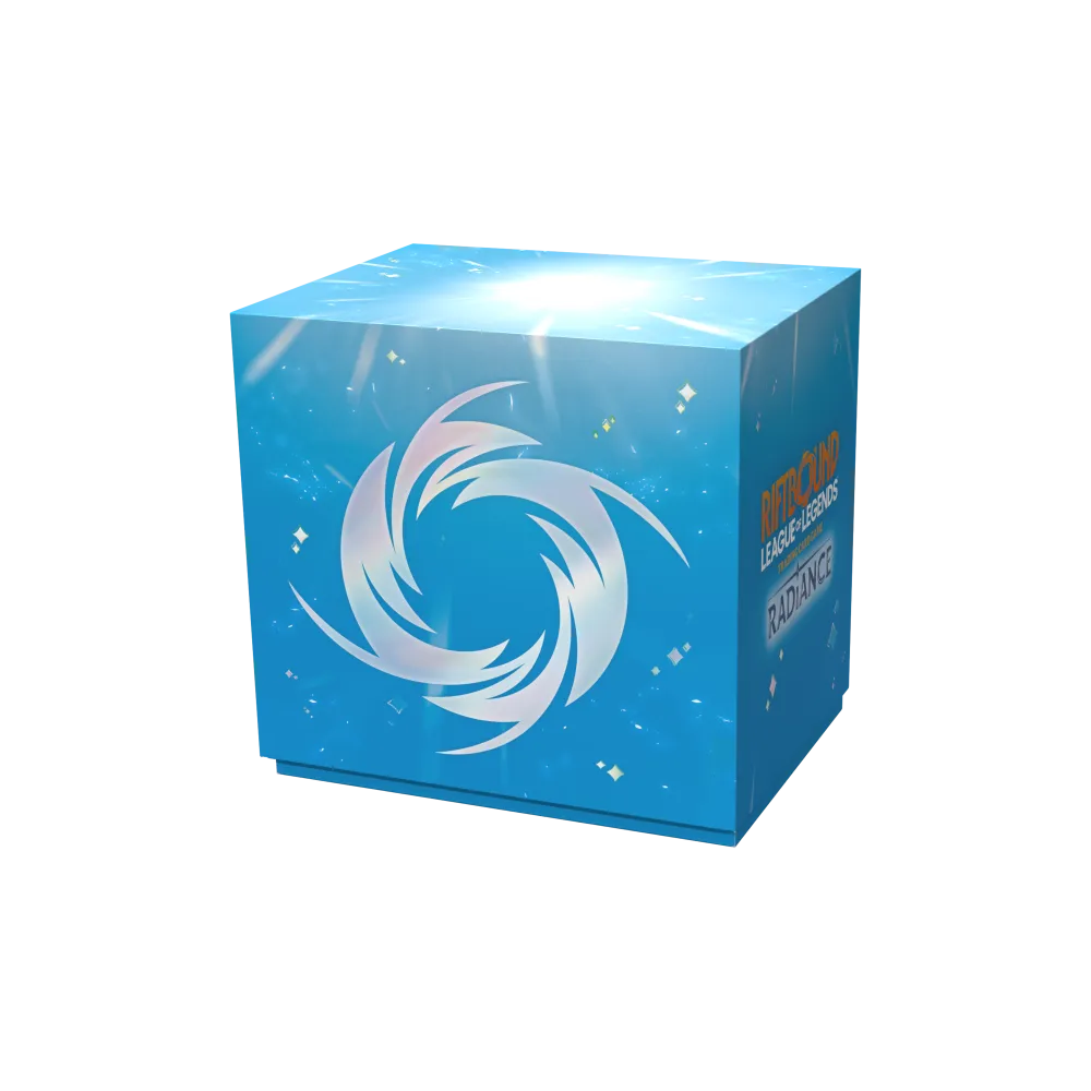 Schuinaanzicht van de stevige, herbruikbare acryl of kartonnen opslagdoos (Vault) van de Radiance League of Legends TCG set.