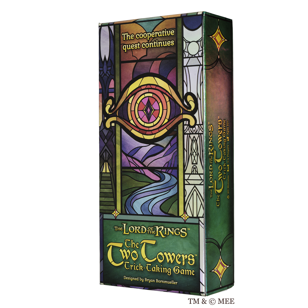 The Lord of the Rings The Two Towers Trick-Taking Game doos en speelkaarten op een tafel