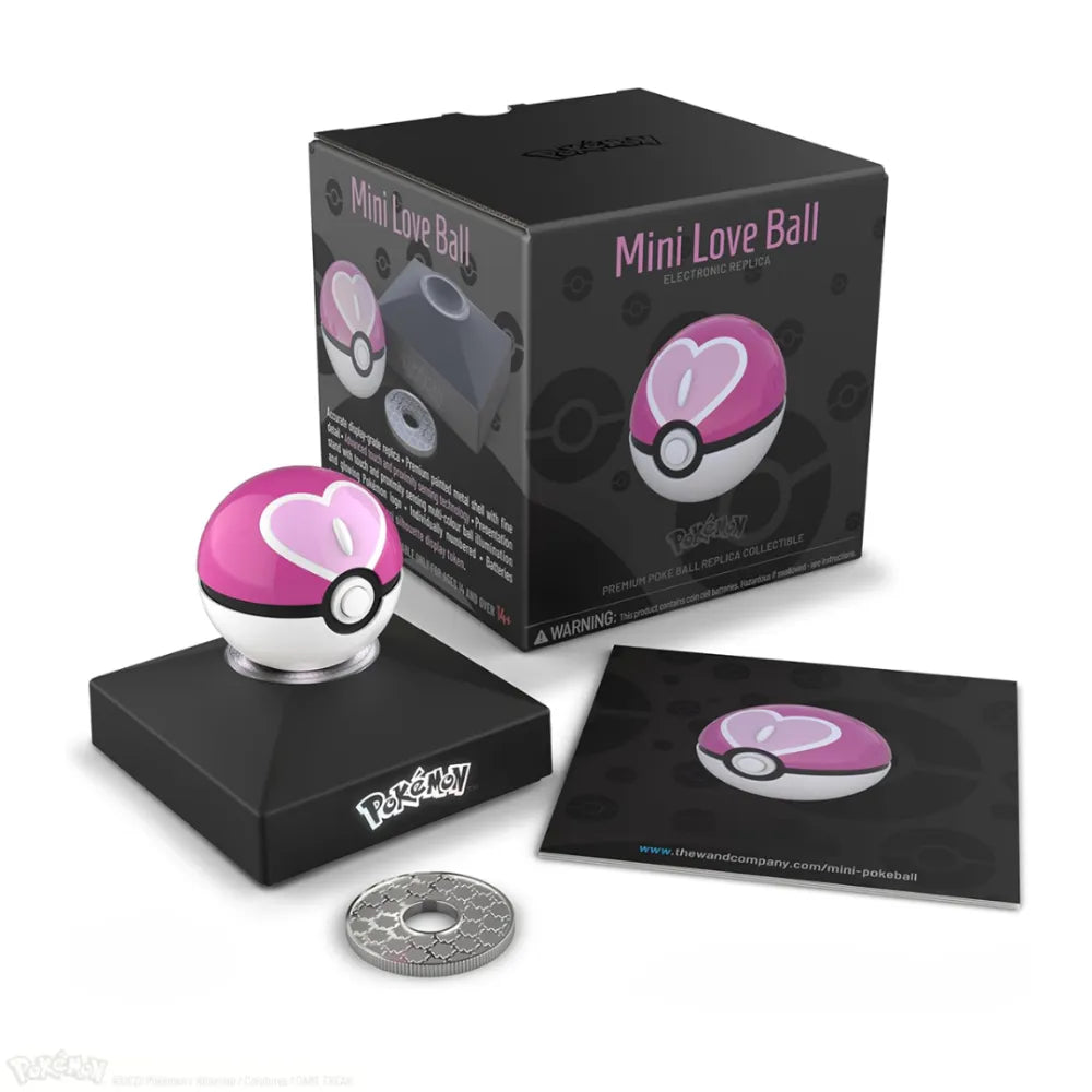 The Wand Company Pokémon Mini Love Ball Replica van gegoten metaal met verlichte displaystandaard - achteraanzicht
