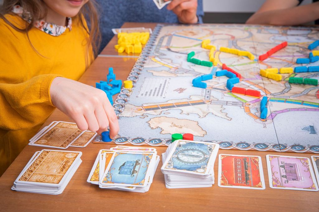 Ticket to Ride Europe Nederlandstalig bordspel met treintjes, tunnels en bestemmingskaarten