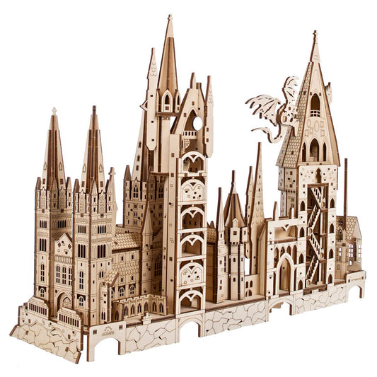 UGears Harry Potter Hogwarts Castle houten 3D bouwpakket met torens en bewegende trap - achteraanzicht