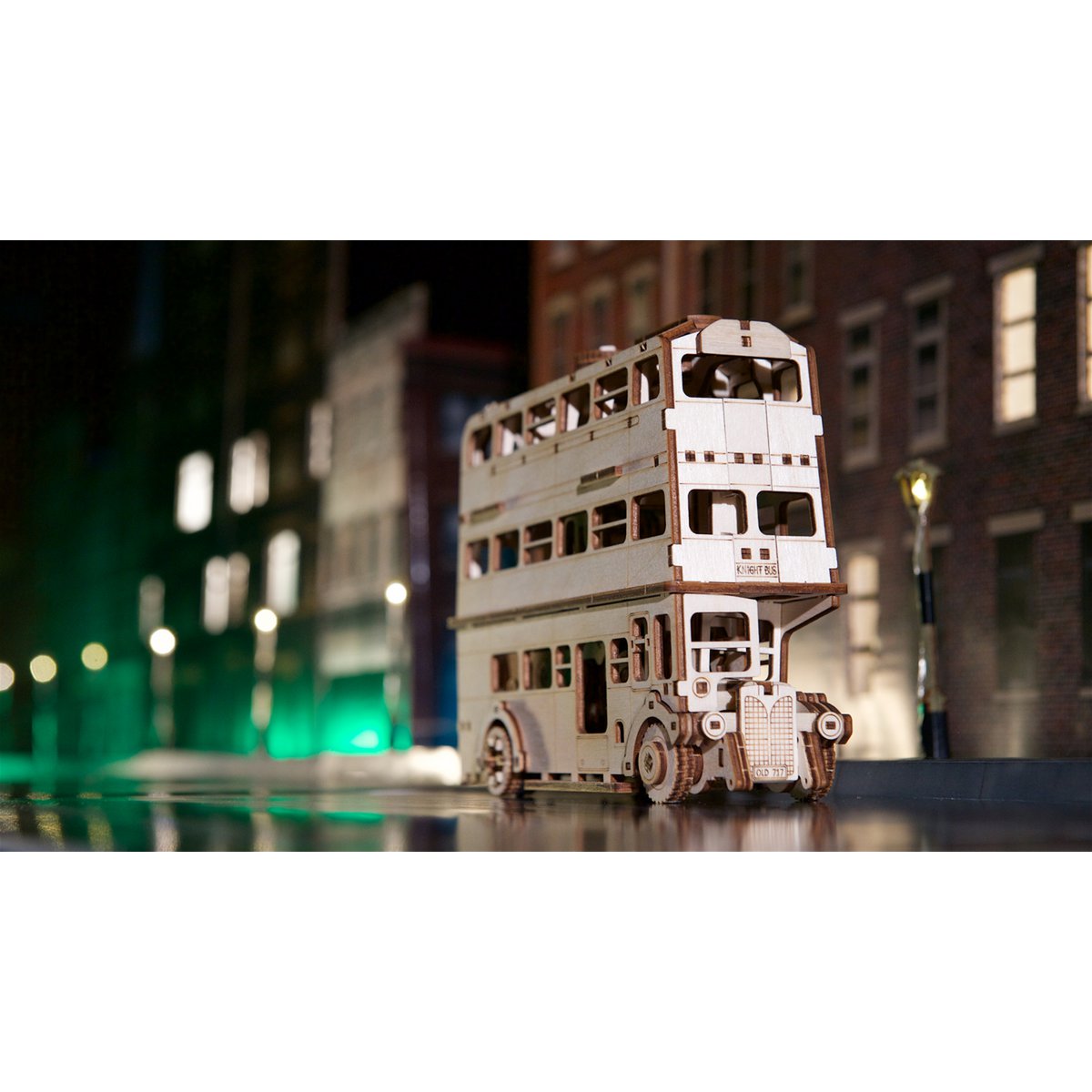 UGears Harry Potter The Knight Bus houten modelbouw 3D puzzel - achteraanzicht