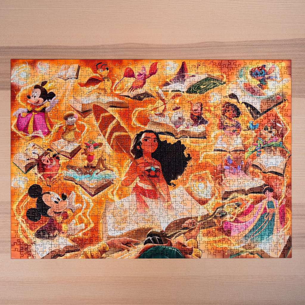 Bovenaanzicht van de afgeronde 1000-stukjes Disney Lorcana Amber puzzel.